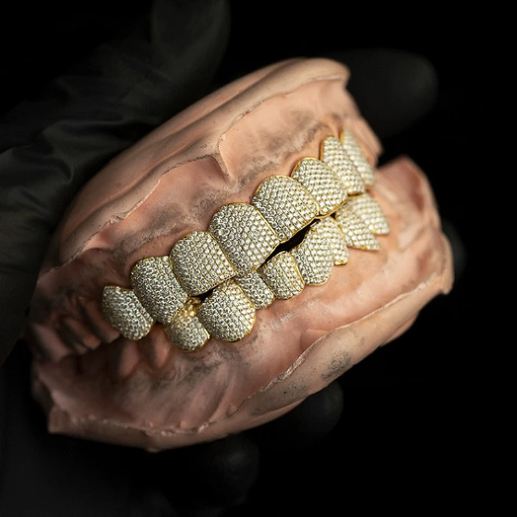 Factory Custom S925 Silver 10K 14K 18K Solid Gold Grillz Teeth Iced out VVS Moissanite Lab Natural Diamond Grillz for Teeth