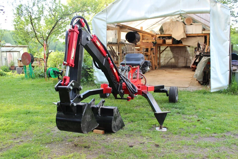 Powerful mini backhoe /Strong backhoe with 4 different size cylinder for digging