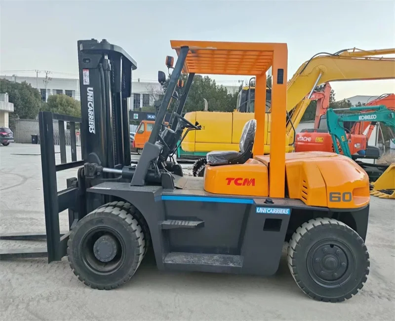 very hot sale Japan made TCM FD60 FD60Z8 6 ton used secondhand diesel forklift with solid tires