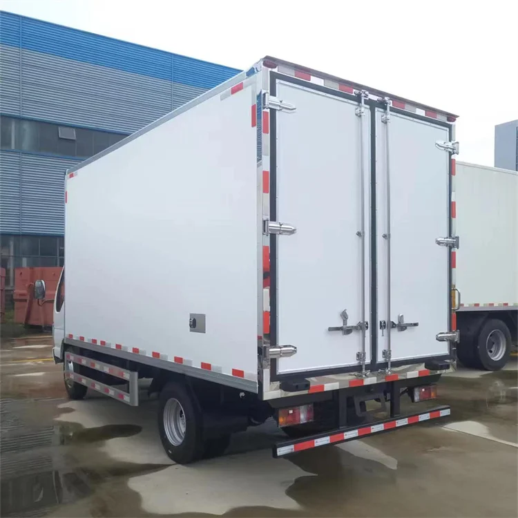 Popular ISUZU 4M refrigerator trucks freezer vehicle refrigerated van chill car cold chain transport truck cold box truck