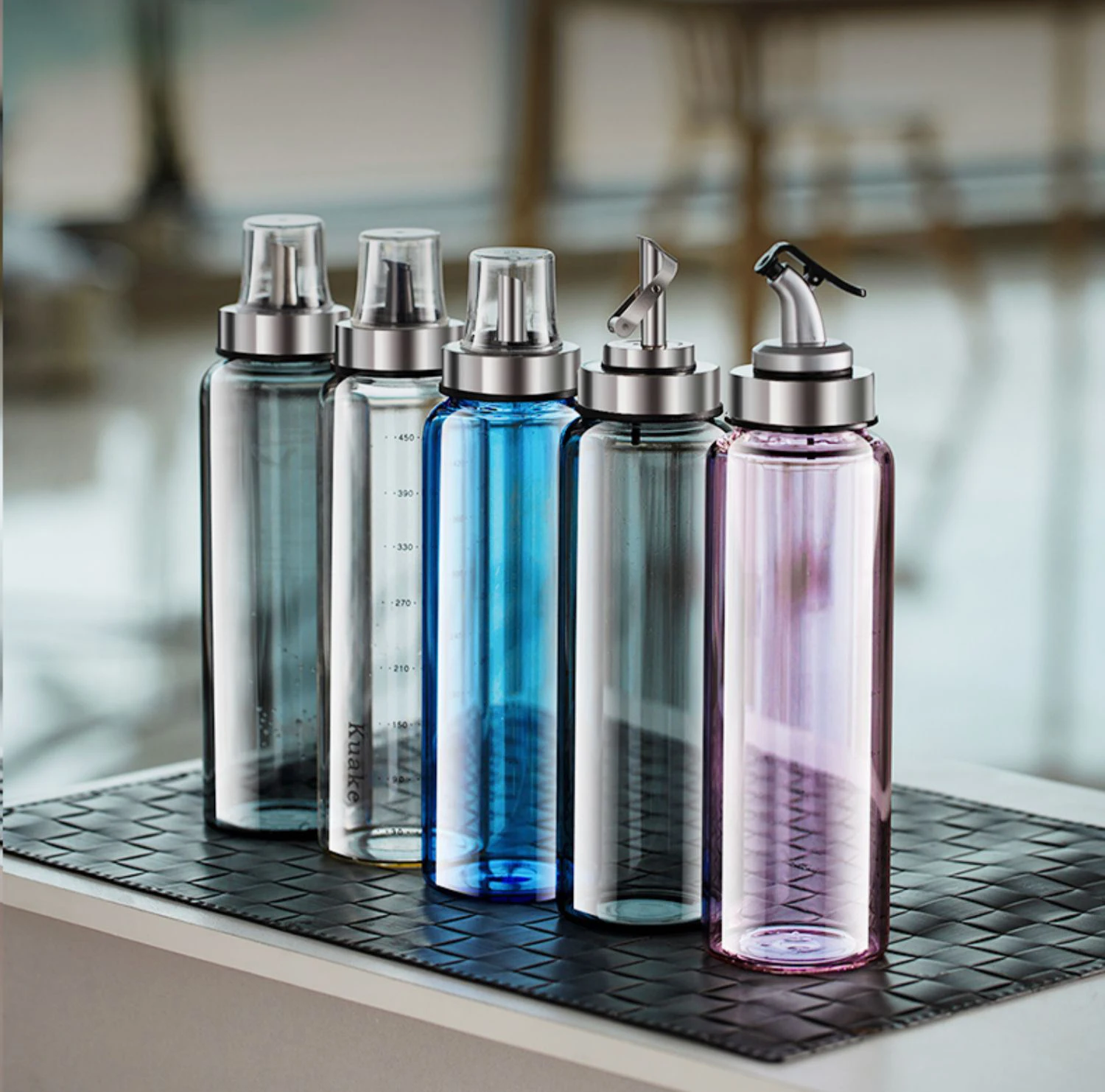 2021 New Popularity Hot Sale Products Custom Black Oil Bottle With Handle