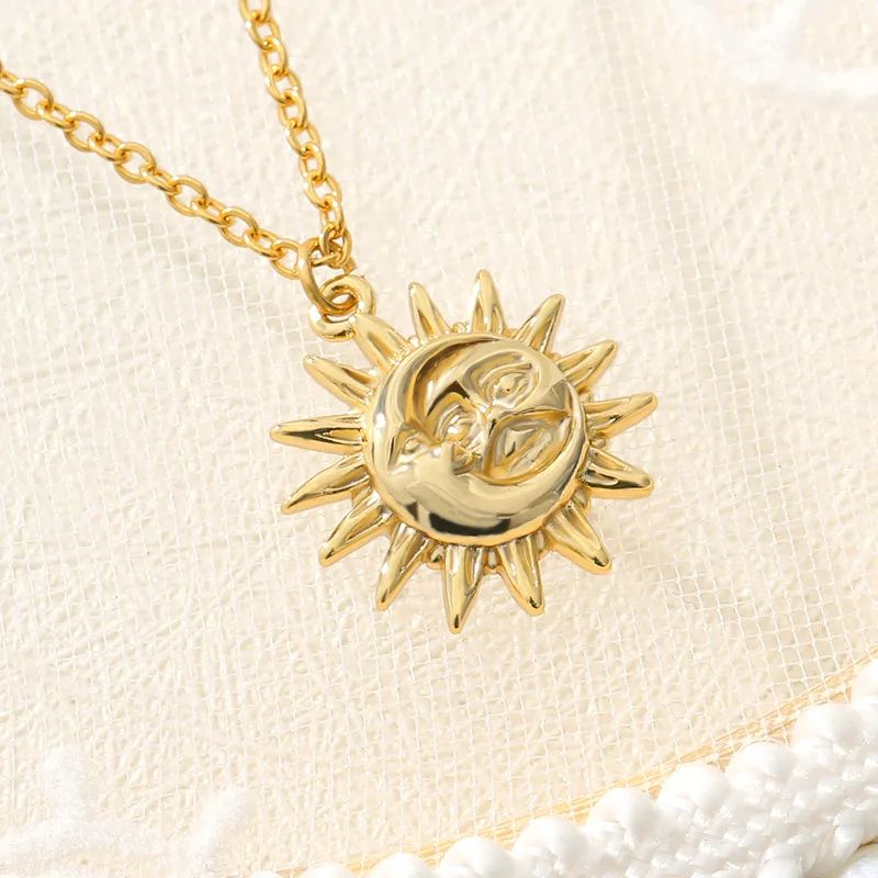 Bohemian Moon and Sun Face Pendant Necklace Golden Minimalist Jewelry Vintage Portrait Coin Collier Collares Friendship Gift
