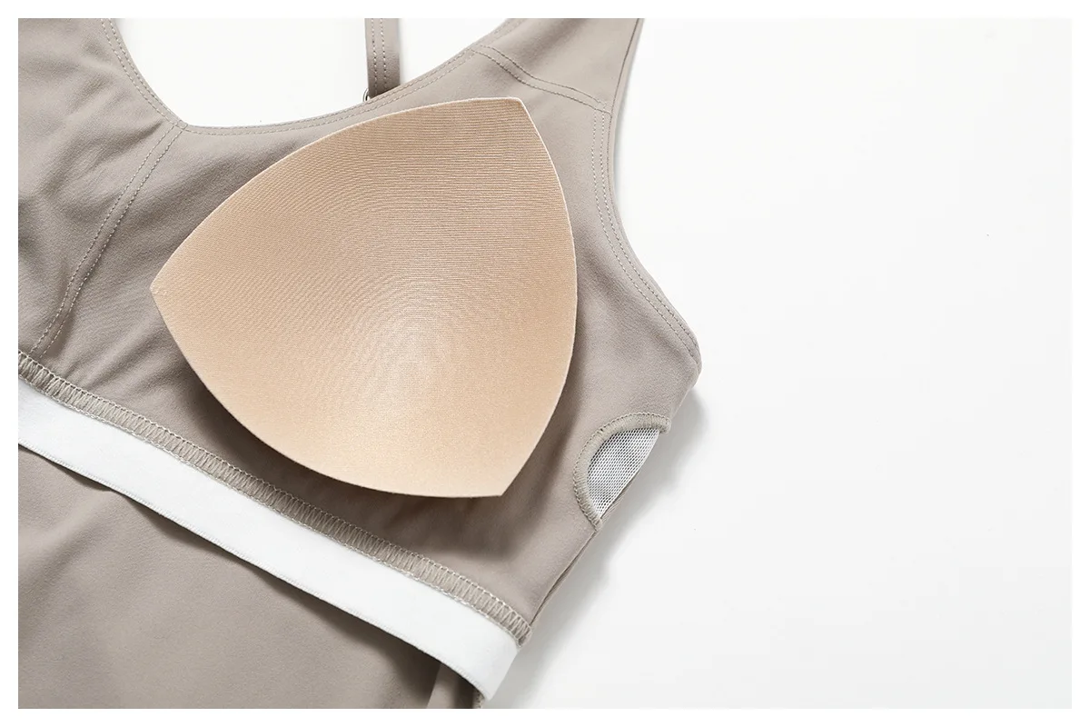 Custom Wholesale Solid Padded Ladies Gym Crossback Sports Bra Yoga Workout Crop Tops Fitness Naked Feeling V Neck Tank Tops