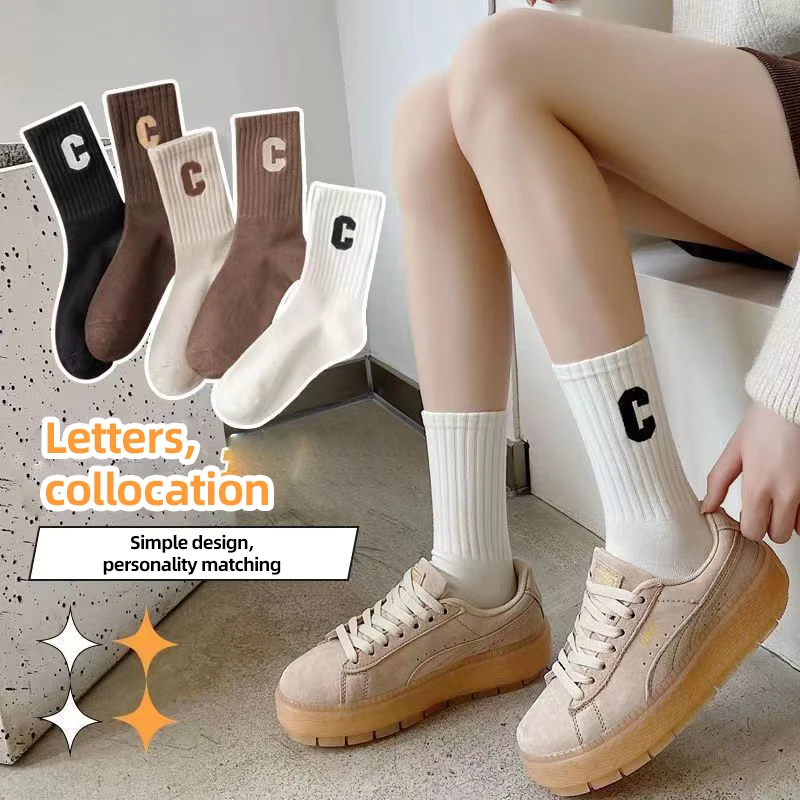 Custom Logo High Quality Winter Crew Jacquard New Letter Cute Breathable Athletic Socks Women Striped Sports Socks