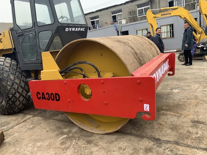  Б/у дорожный каток CA30D недорогой хорошее