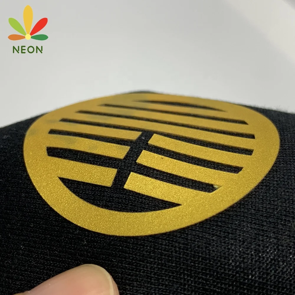 Custom Gold Color Raised Label Silicon Heat Transfer Rubber Logo for Garment