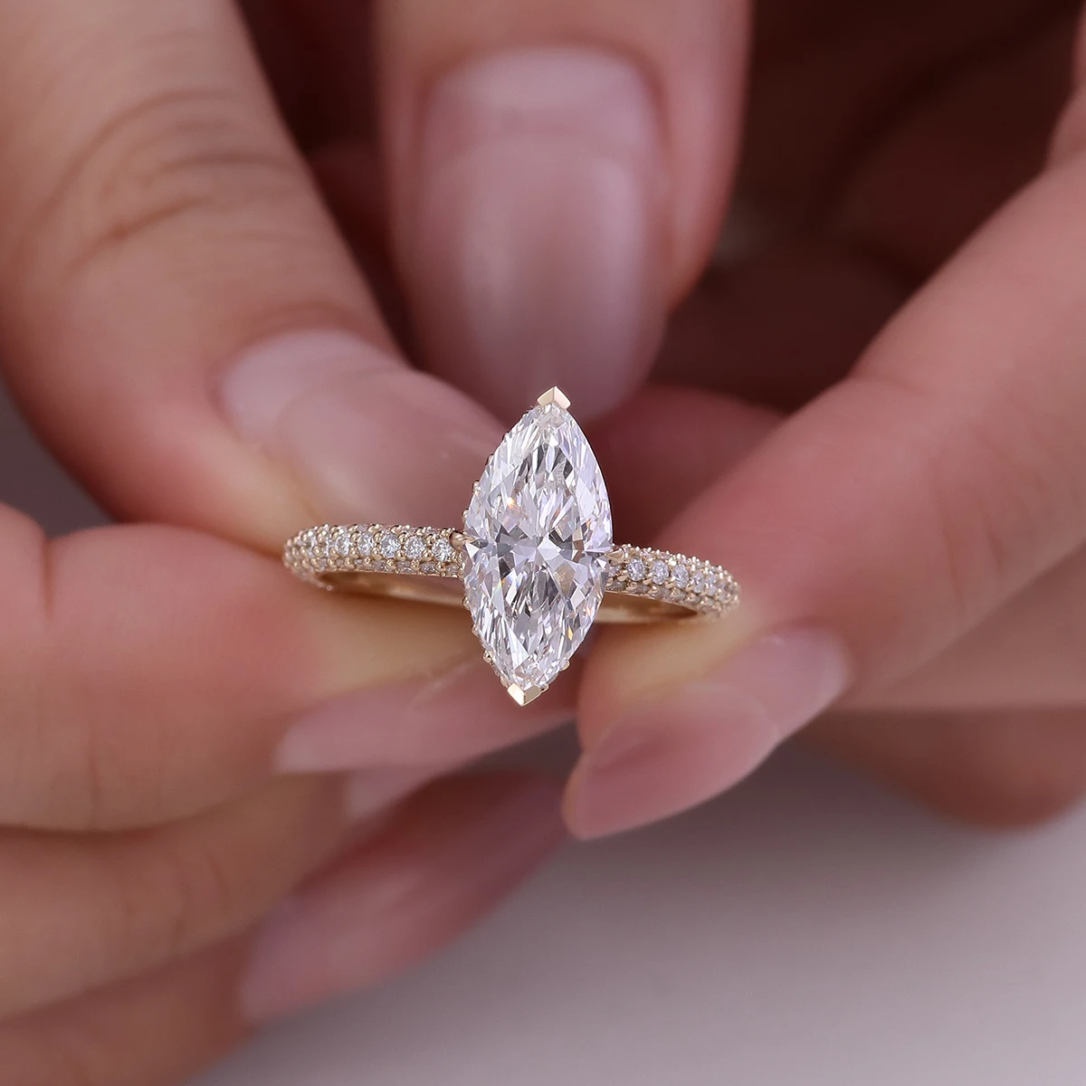 Popular Marquise Cut Lab Diamond Ring 2CT IGI Certificated with 3/4 Paved Ring Band for Engagement Jewelry Woman