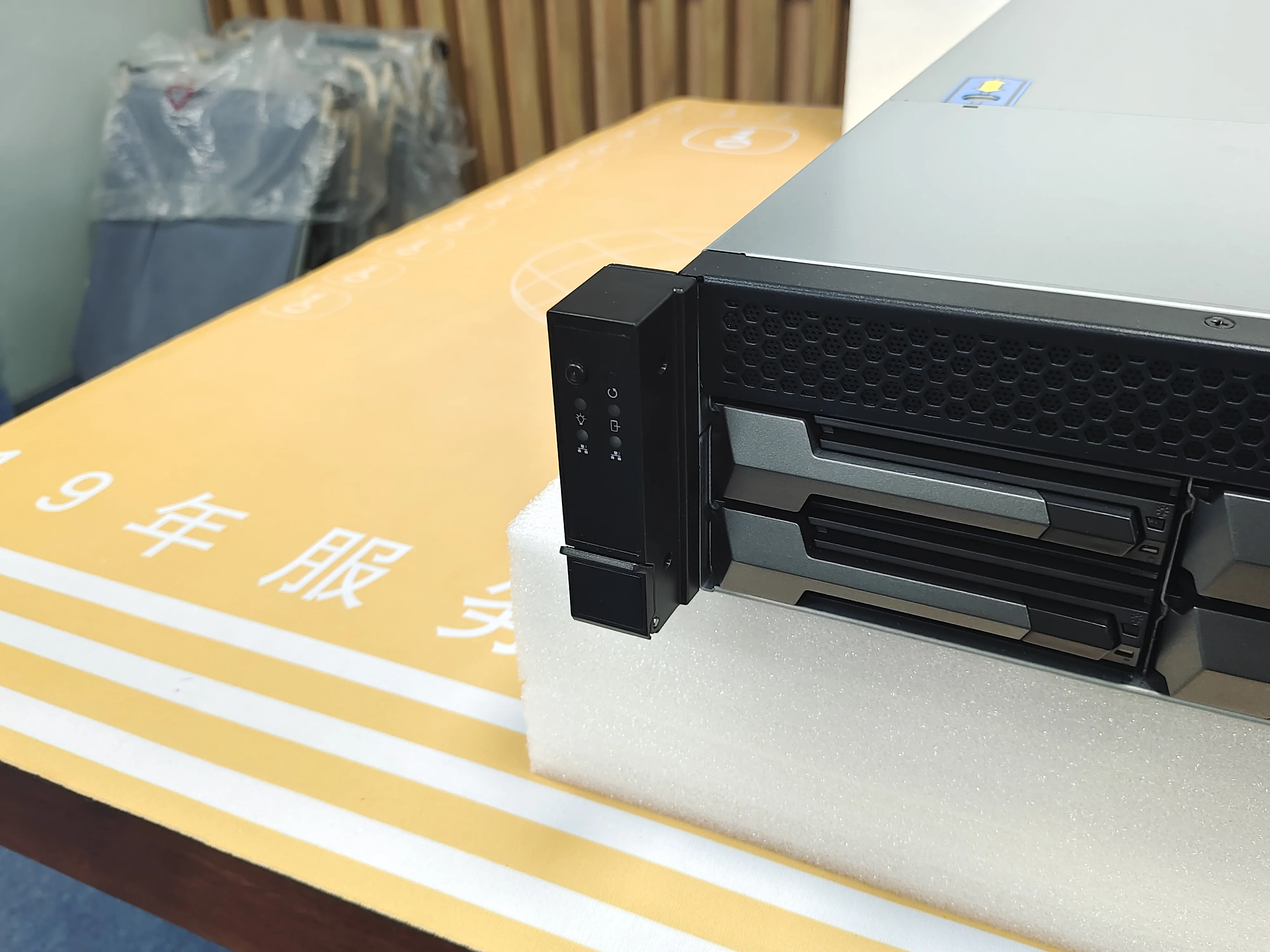 2u server case 8*sas or sata 3.5/2.5 HDD hot swap 12G nas rack mount chassis