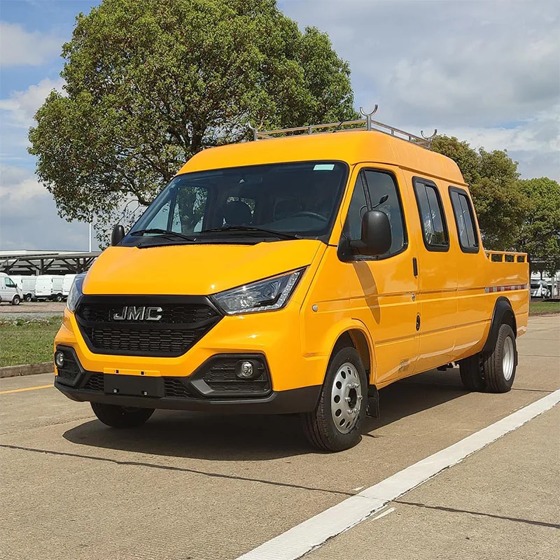 Brand New Diesel Pickup Truck Manual 2.8T 122hp Mini Van Left Hand Drive Mini Cargo Truck