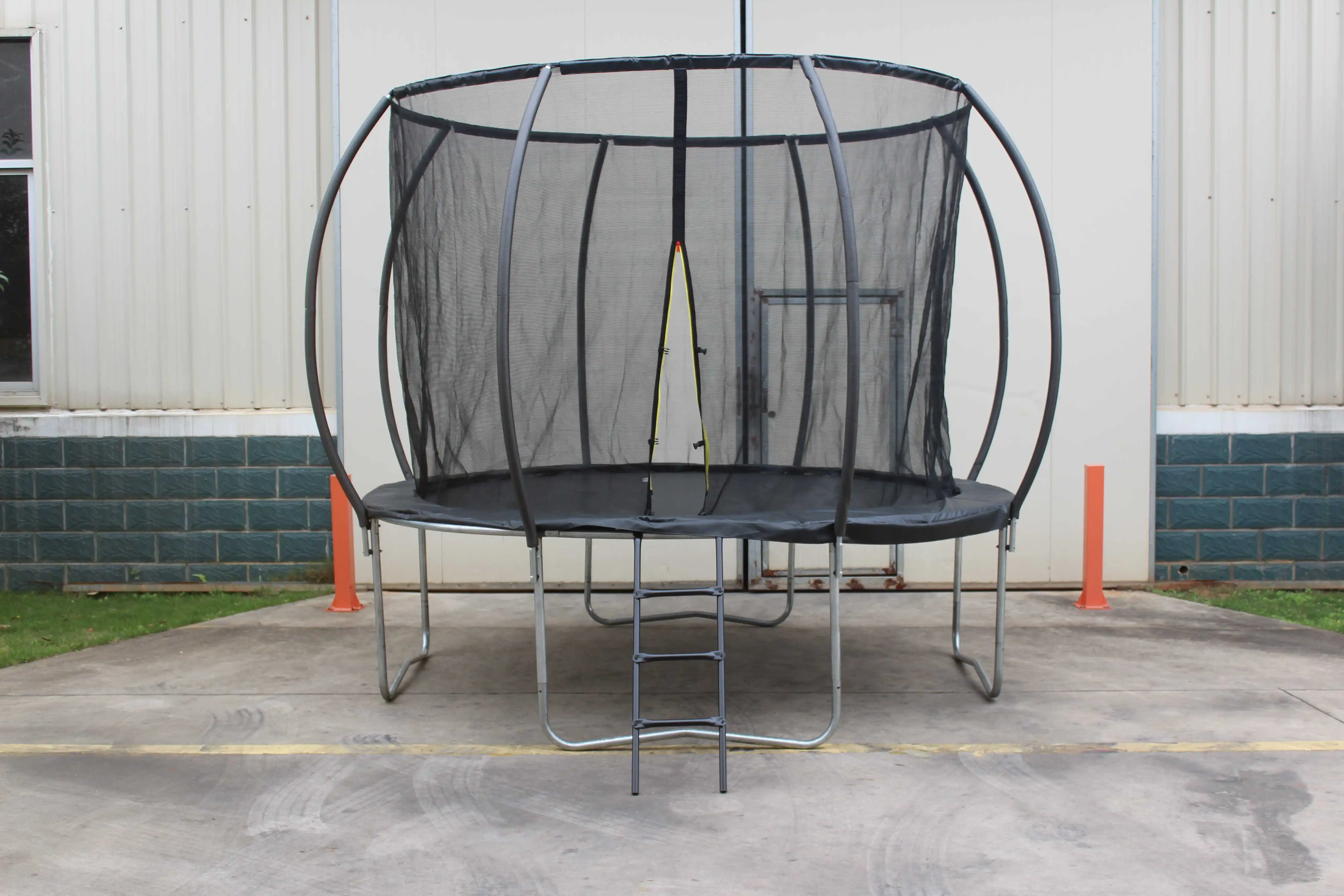 IUNNDS Manufacturer 10ft Child Round Trampolines Outdoor Jumping with Safety Net