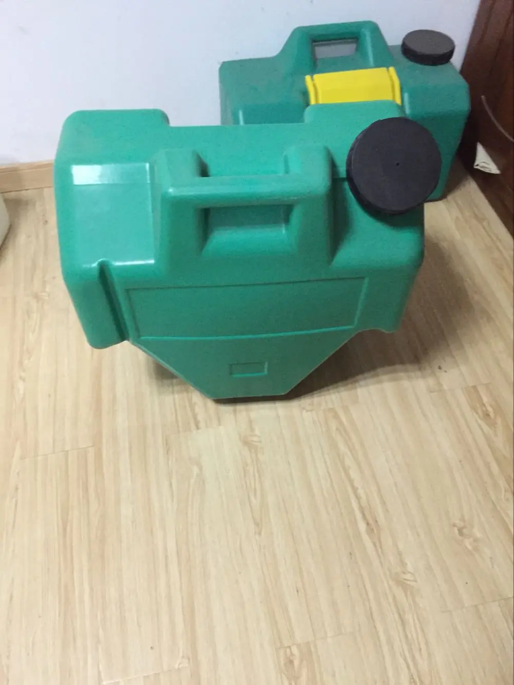 
2021 Hot Sale Portable Gravity Fed Emergency Eyewash Station 8gallon 16gallon Wall Mounted 