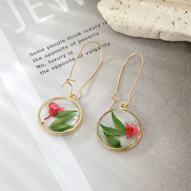 Retro creative simple round glue pink resin Dried flower earrings female cute flower earrings