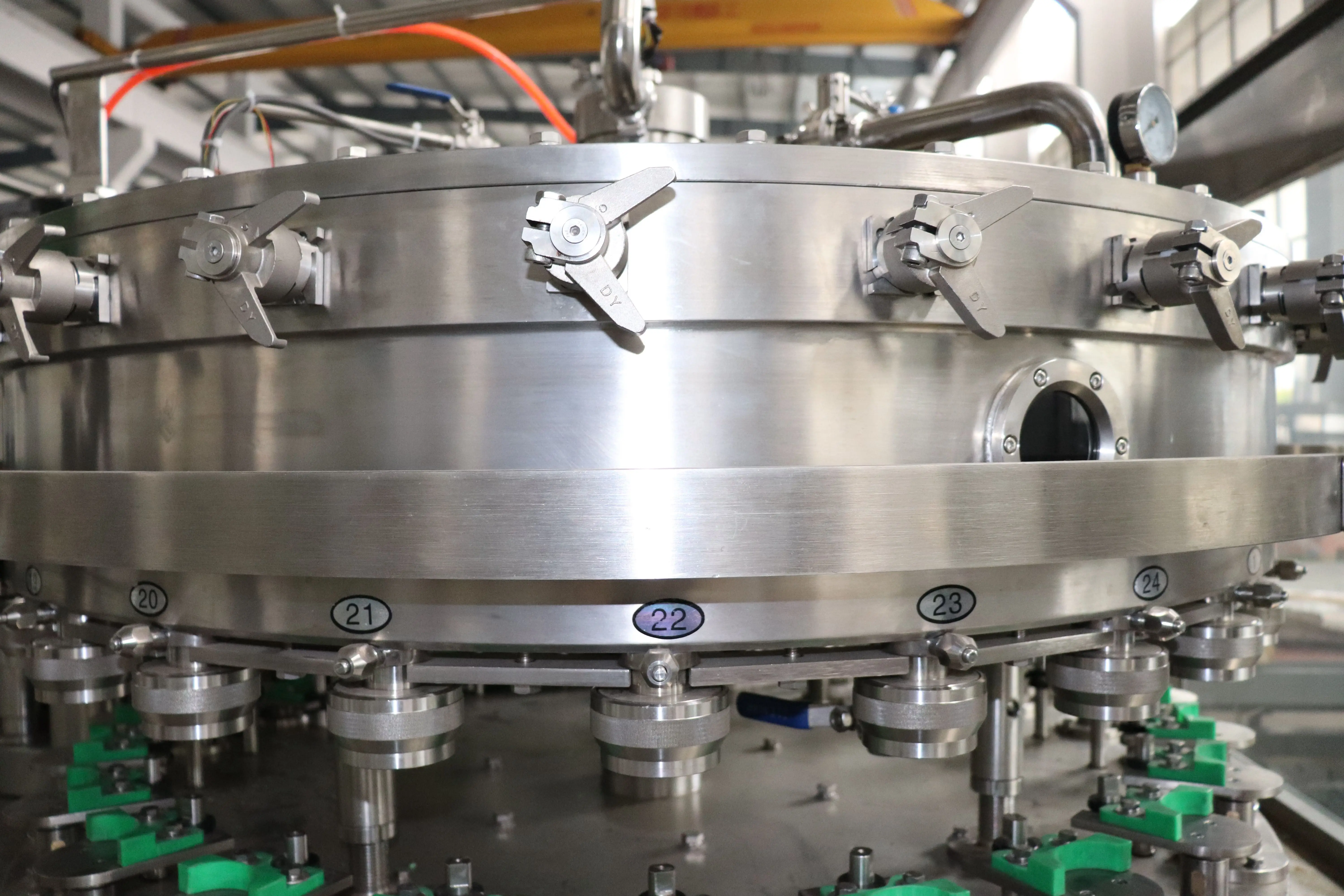  Оборудование Baiji машина для розлива алюминиевых банок и газированных напитков/Производственная линия герметизации запечатывания консервных