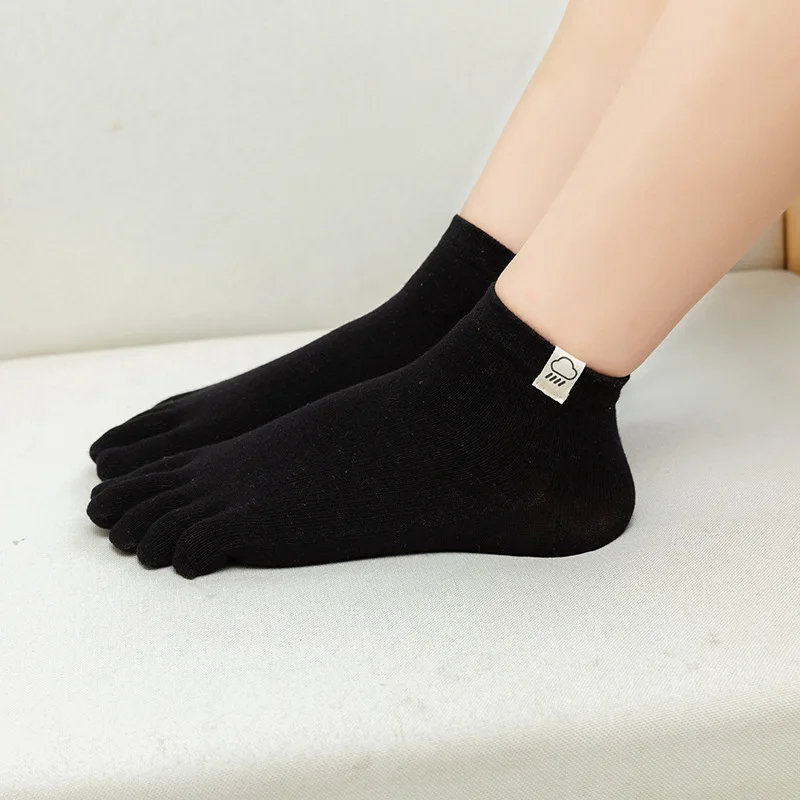 Cute sport solid color plain cotton toe women five finger ankle socks