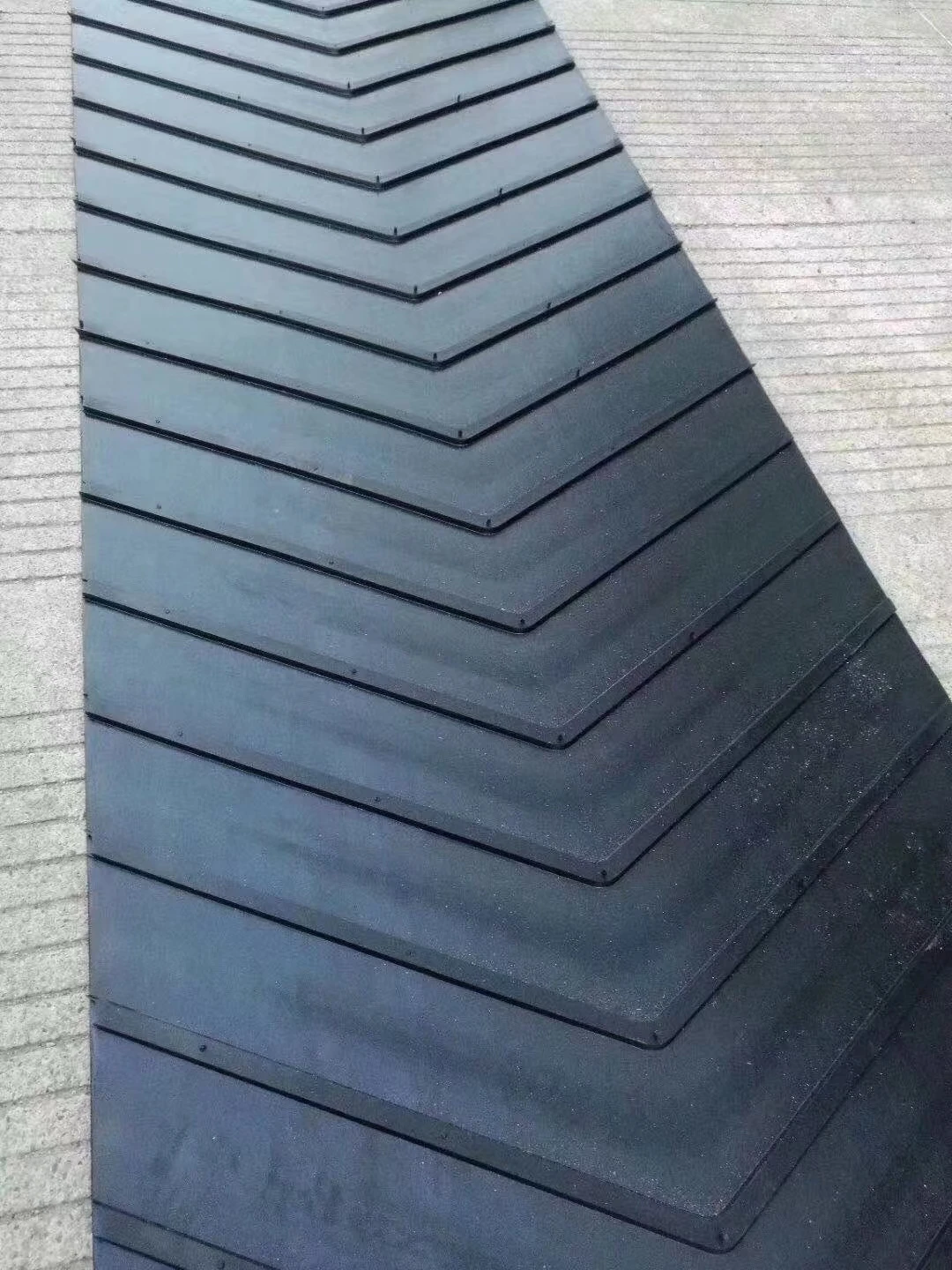 Made in China, U.S. supplier,for mines herringbone non-slip rubber conveyor belt