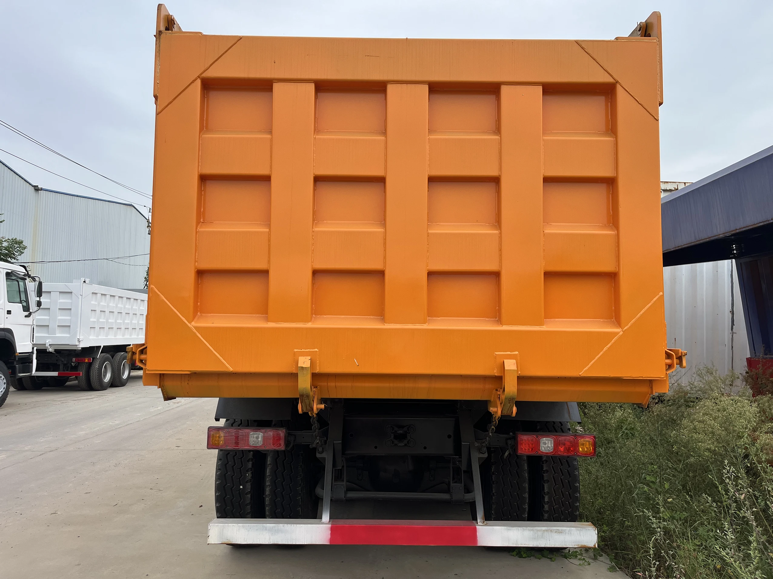 Hot Selling heavy dutySHACMAN F3000 50 Ton 12 Wheeler Tipper Truck 8x4 Back Dumper 460HP 8*4 Dump Truck