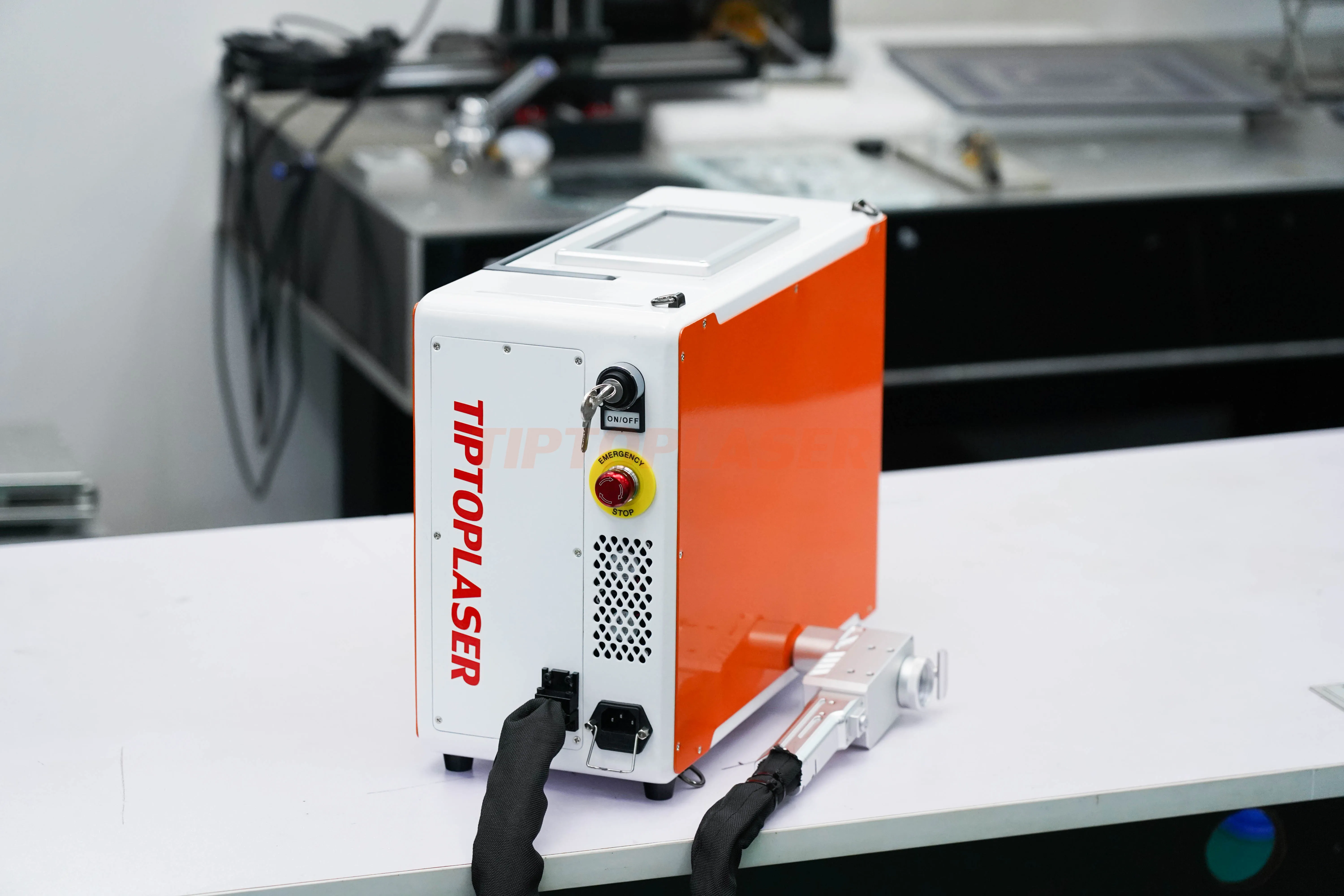 Лазерная импульсная машина для очистки краски от ржавчины по цене 50 Вт 100 200 лазерная коррозии и TIPTOPLASER