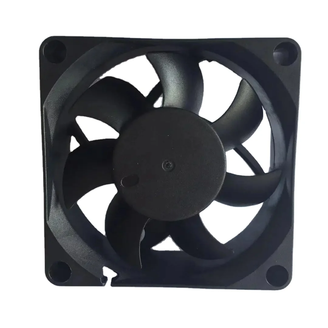 Охлаждающий вентилятор 7025 постоянного тока 5 В 12 24 пластиковые свободно стоящие осевые вентиляторы 7 листовых пластиков 70x70x25 мм 70