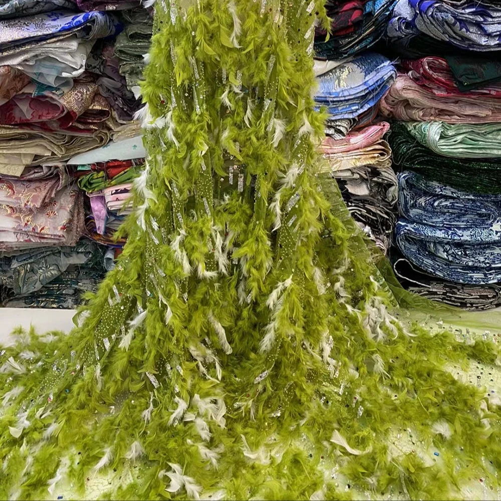 Elegant Bridal Crystal Sequins Heavy Beaded Fabric Lace Hand Embroidery Luxury African Lace Fabric With Feathers