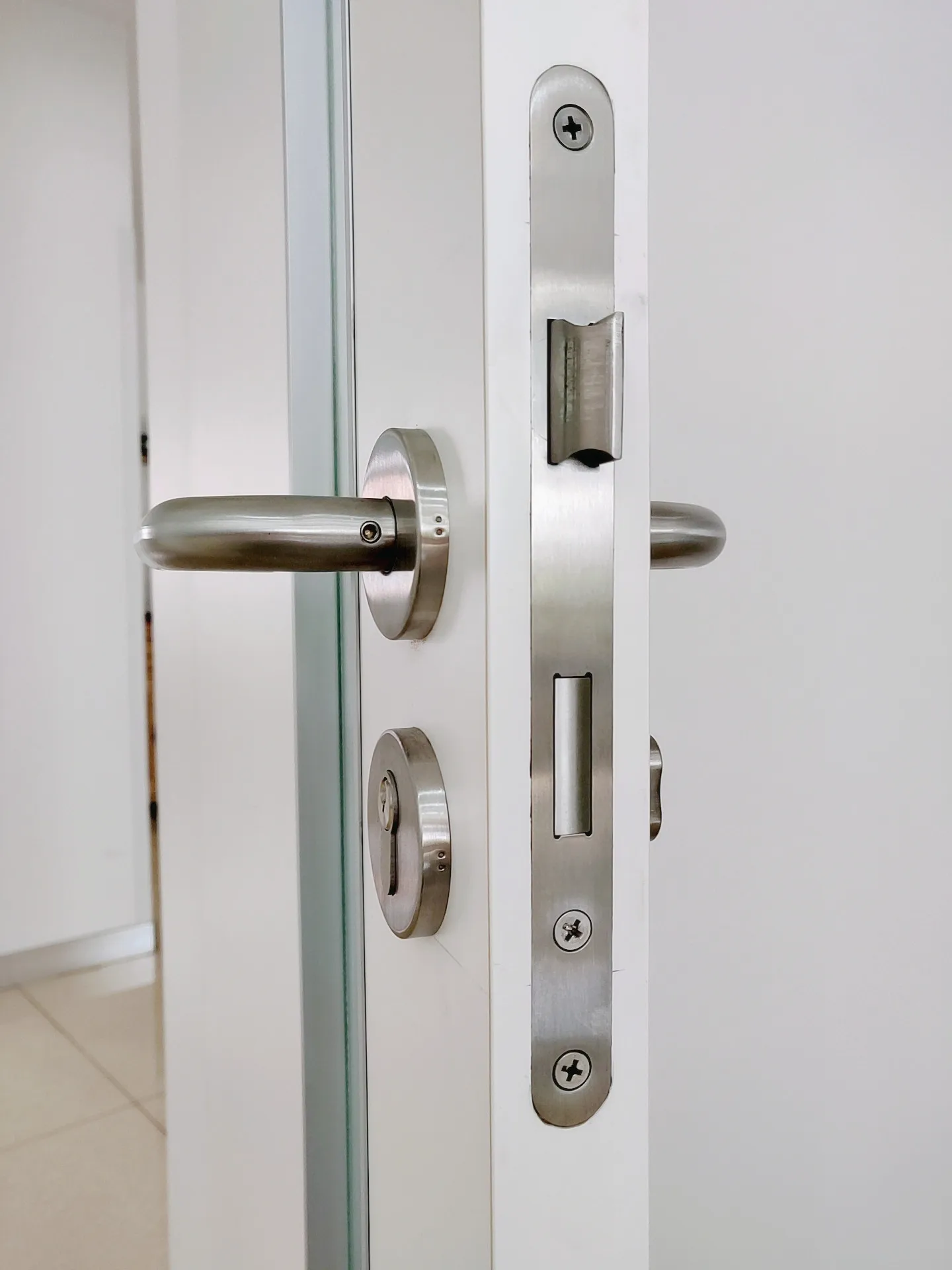 Top Quality Eruo Style Stainless steel door handle SS2003 72mm center size with standard EN1906 Grade 3 brass core handle