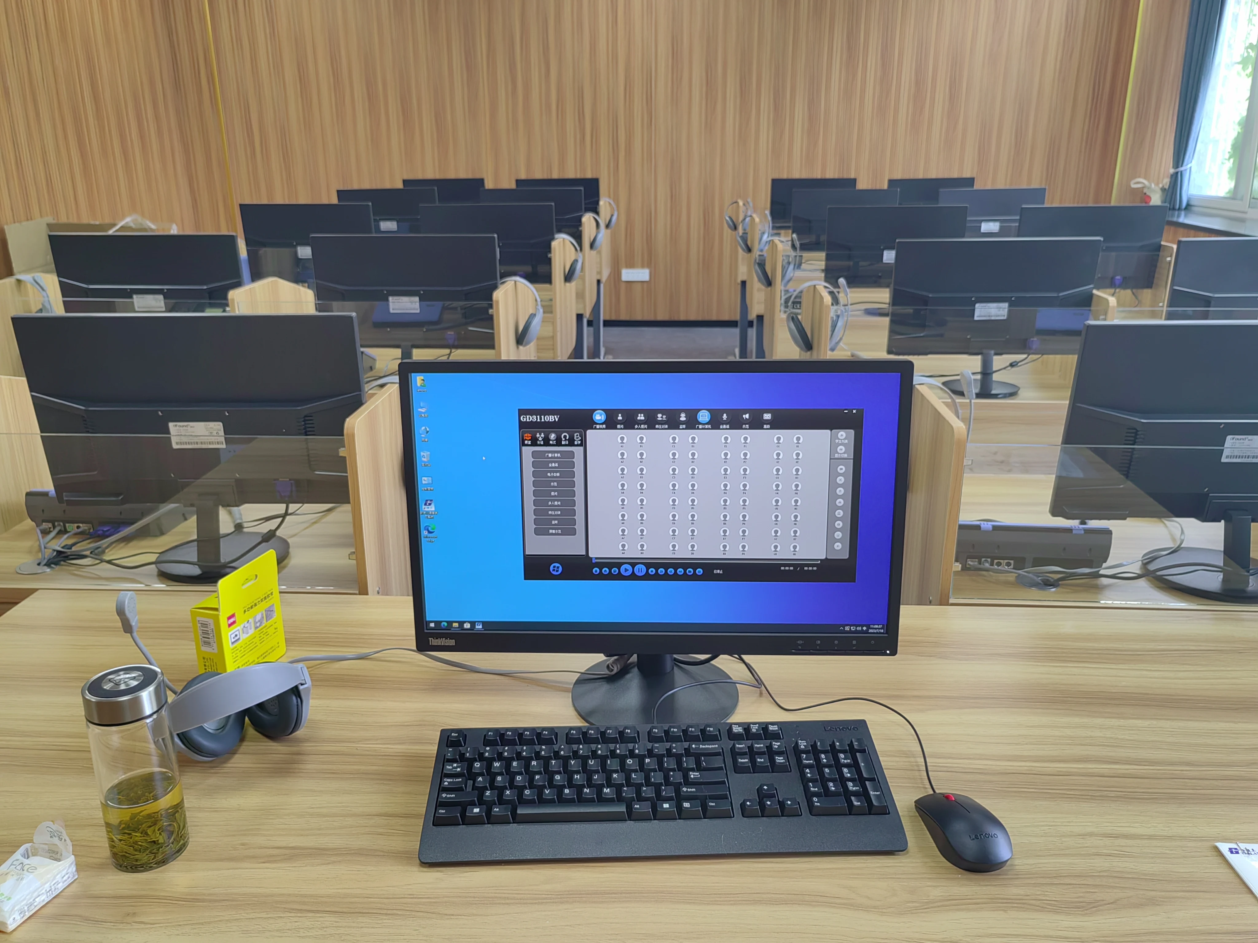 language lab equipment for english learning