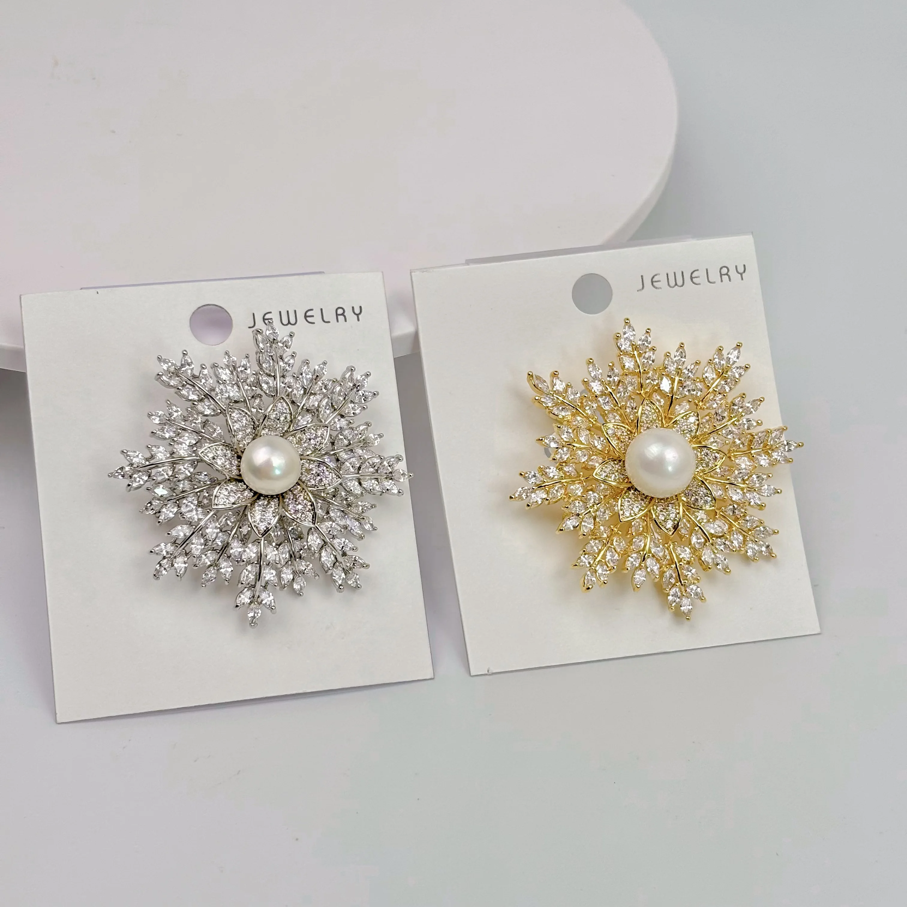 China Mengningna Factory Direct Wholesale Gold Plated 18k muslim women brooch charm Flower ladies brooch for Hijia Dress
