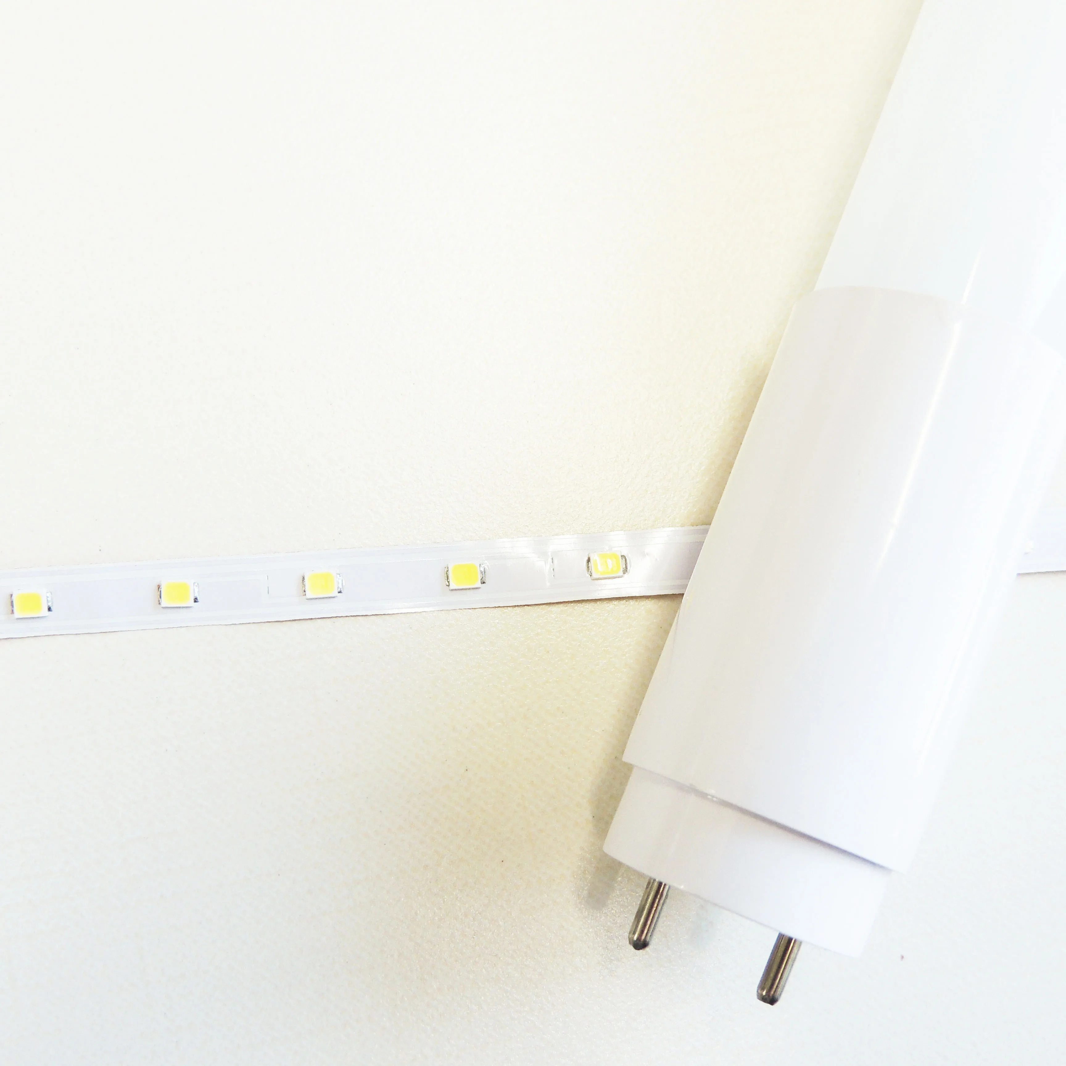 China hot sale 9w 18w  AC175-265V AC95-265V CRI70 CRI80 PF0.5 PF0.9 G13 plastic aluminum base T8 Led glass tube