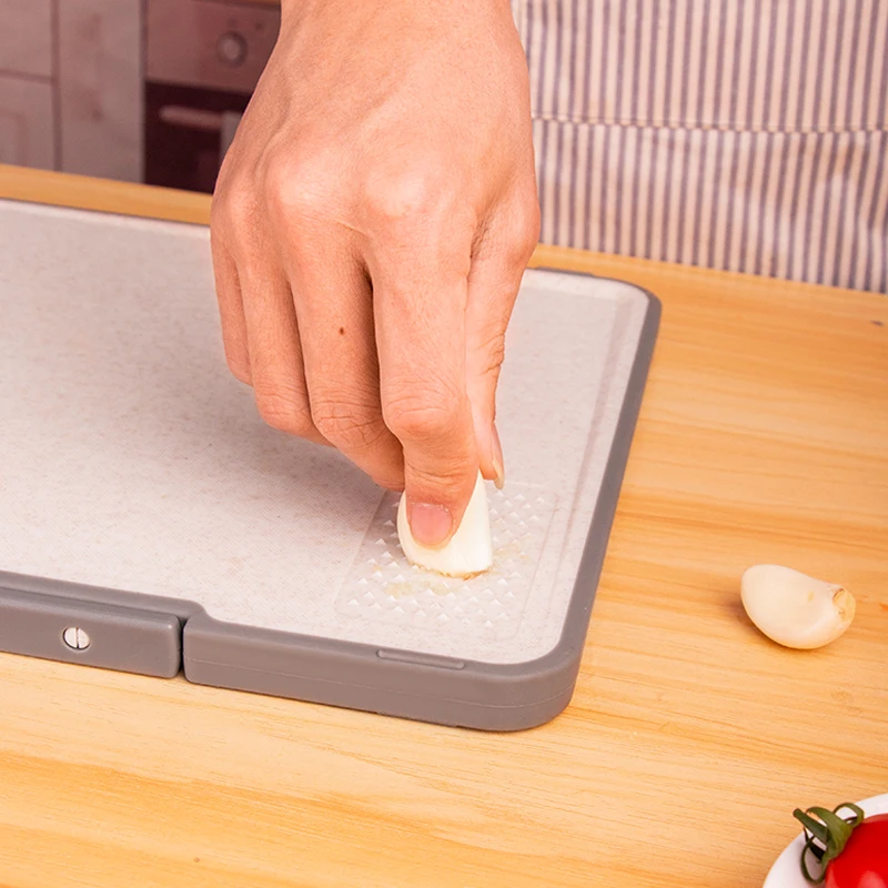 Double sided straw cutting board with knife sharpener garlic puree crushing plastic cutting board anti slip and anti overflow