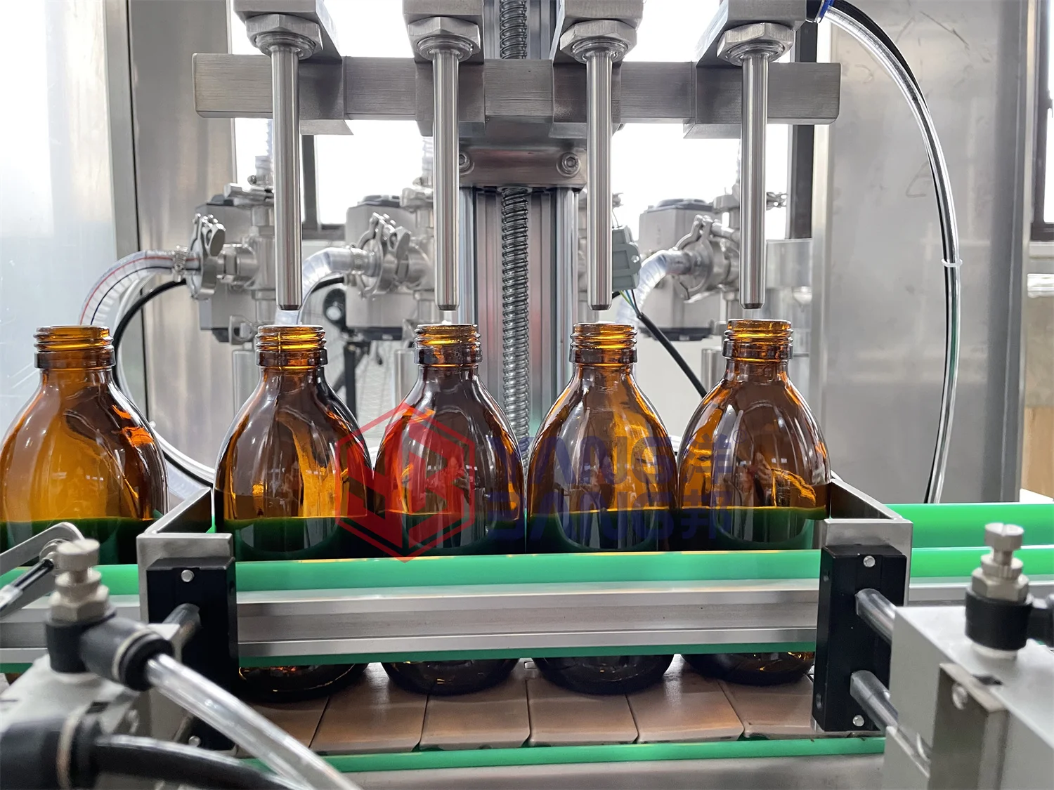 Full Automatic Aluminum Tamper Evident Proof Bottle 2Oz 100ml 150ml Syrup Energy Drink Shots Filling Capping Packaging Machine