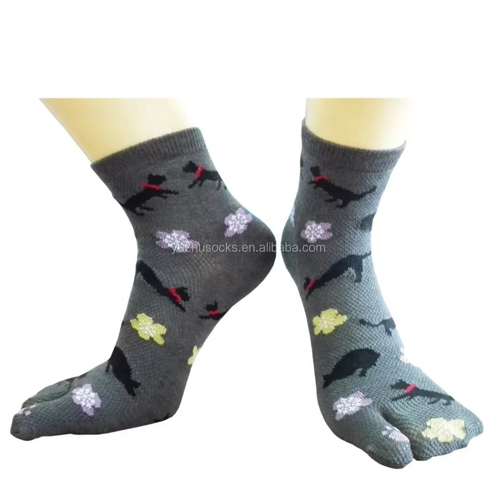 Custom fashion cotton japanese flip flops tabi thong 2 toe socks with dog design for boy