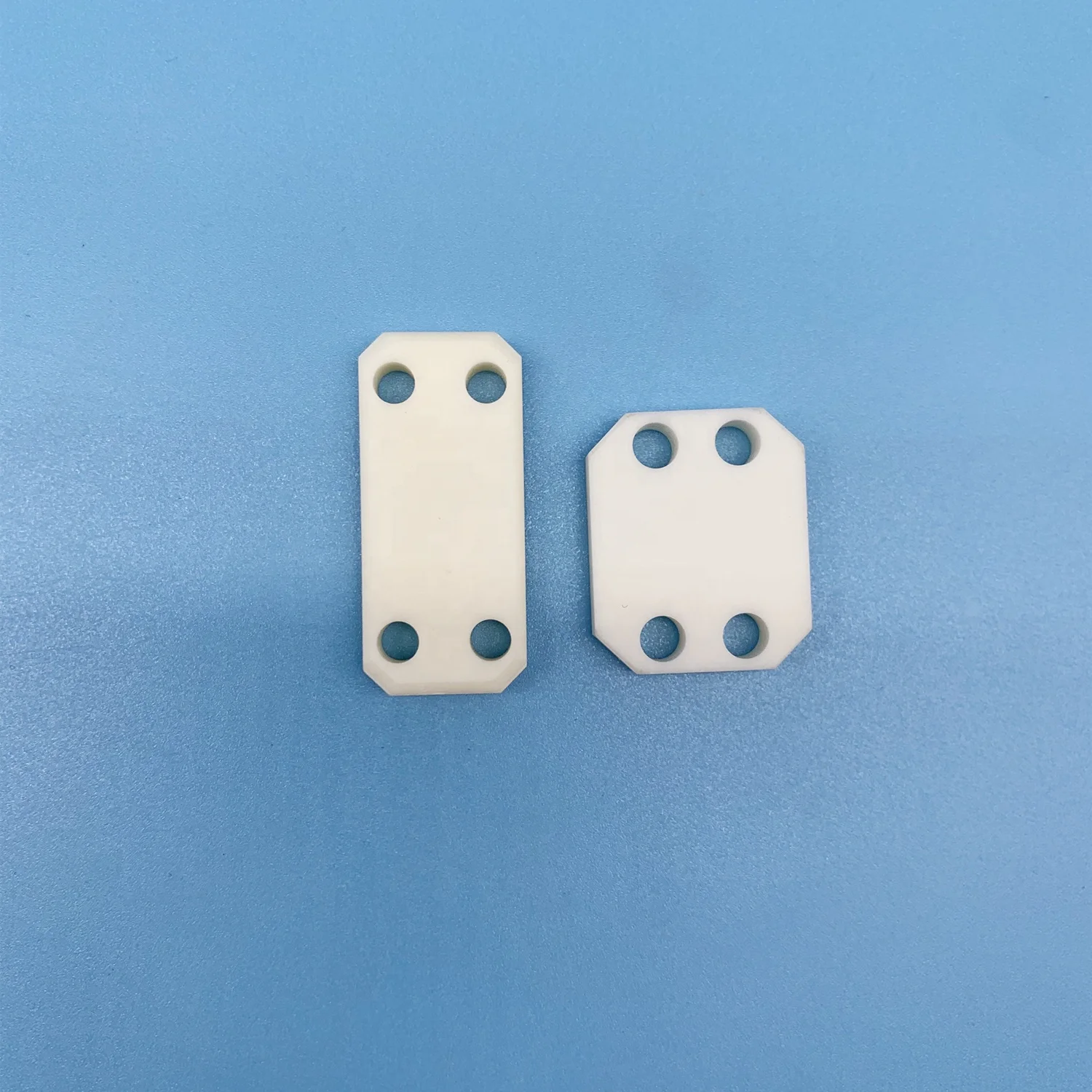 Customized 95%/99% Insulation Alumina Al2O3 Ceramic Plate
