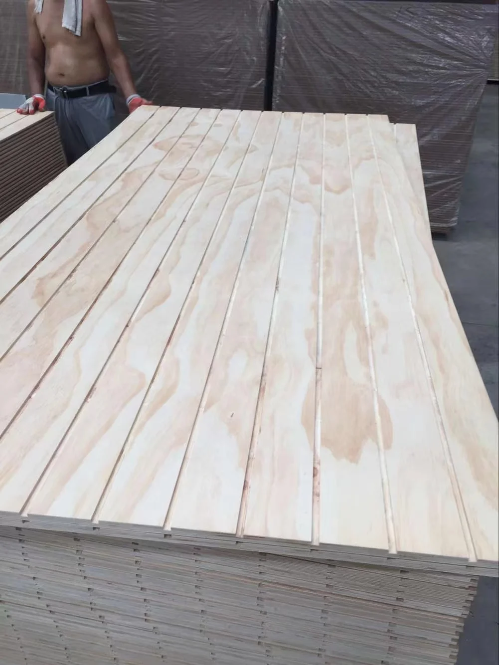 Tongue and Groove plywood for house decoration/wall panel.