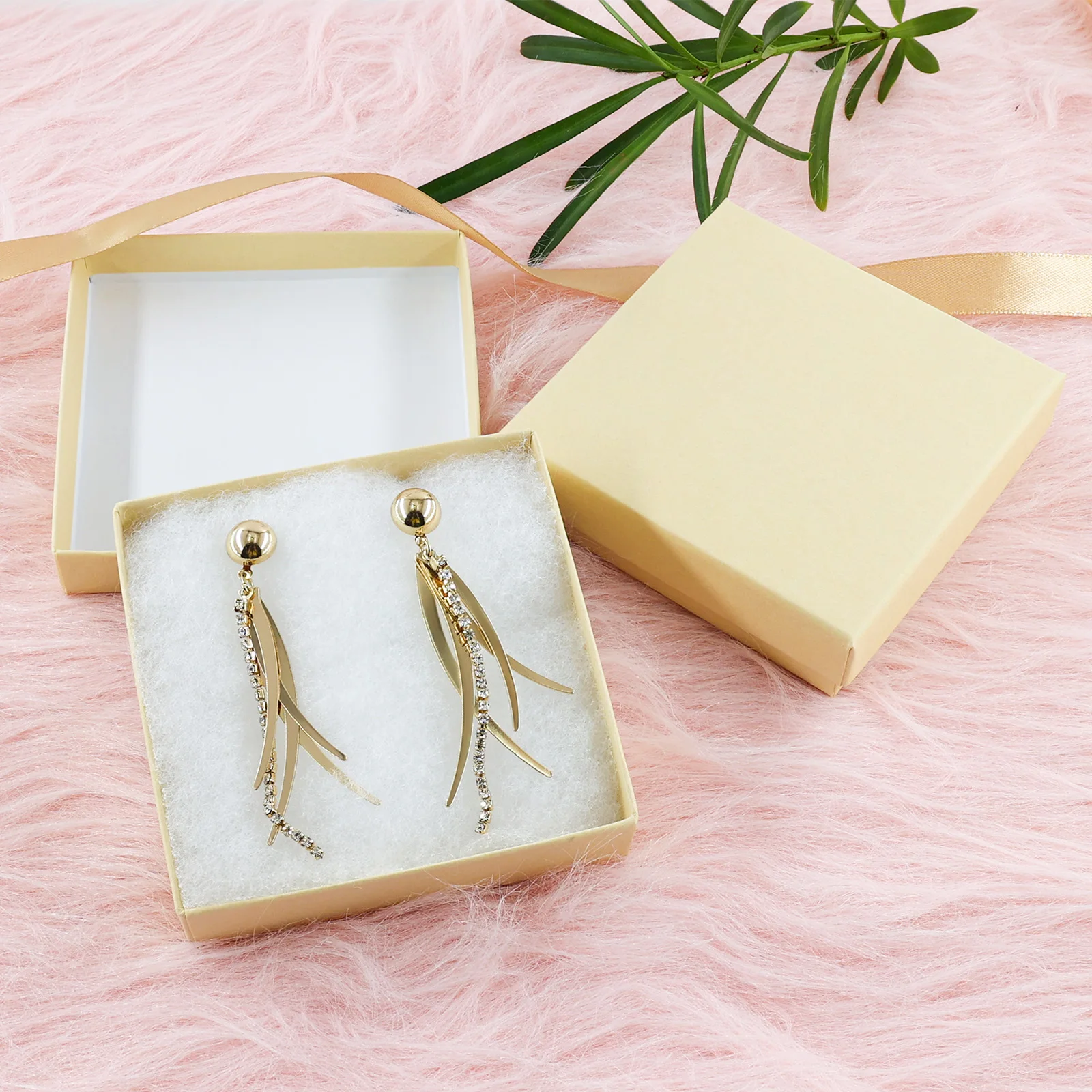 3.5 x3.5 x1 inch Cotton Filled Jewelry Box Small gift box Kraft Paper Cardboard Shipping Box for Jewellery Packaging