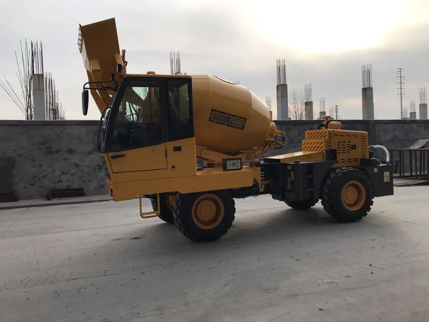 Factory Price Concrete Mix Machine Concrete Mixers  HY400 with Attachments In China
