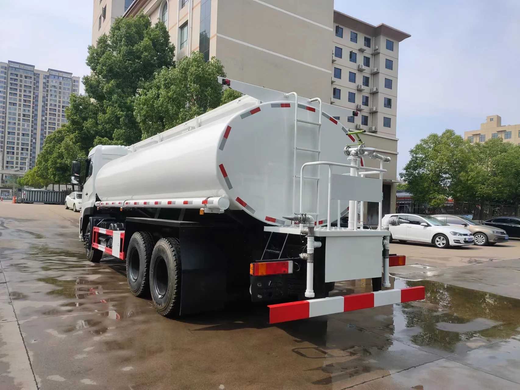 New DongFeng 15CBM water trucks15000 liters water tank truck for sale