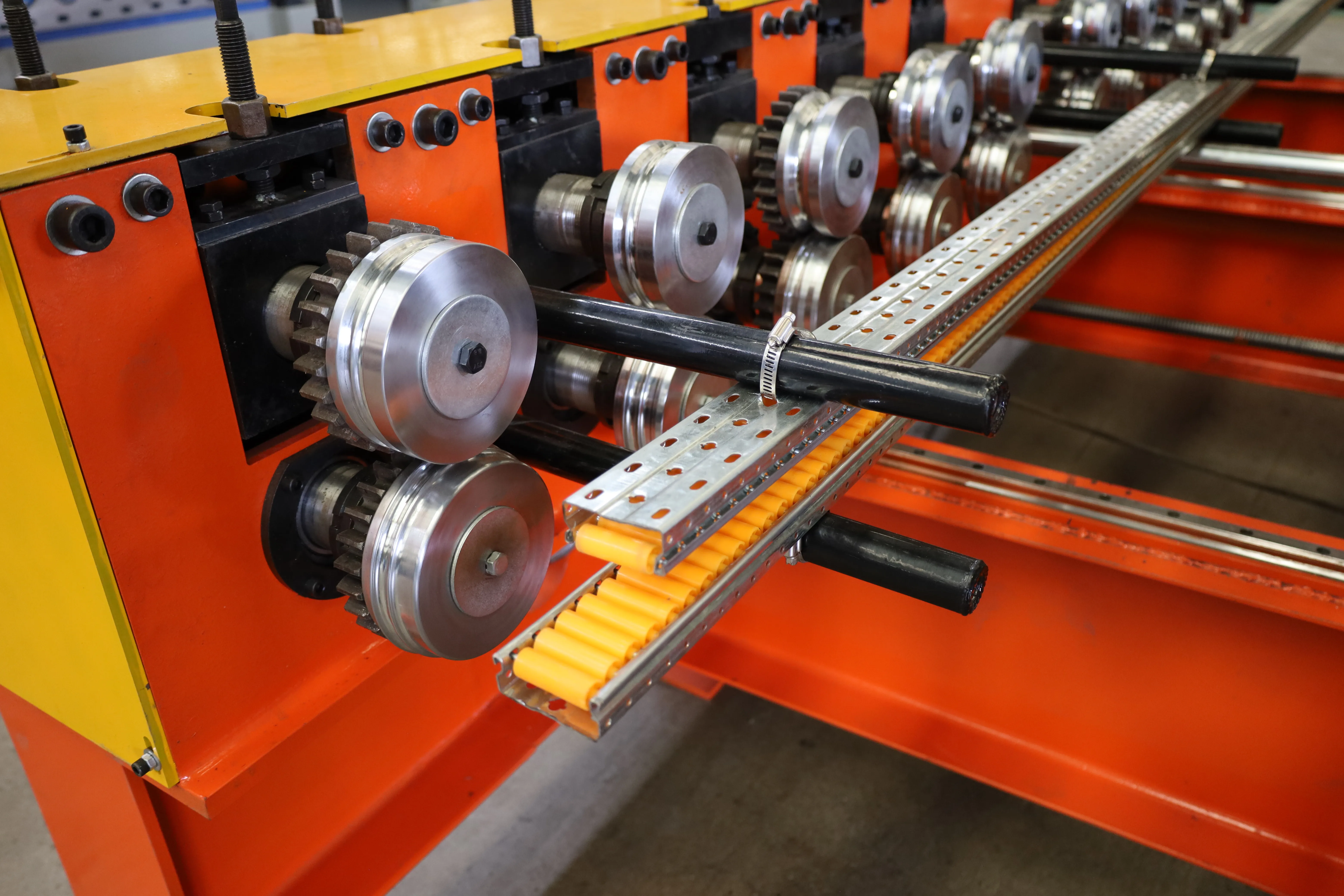 iron wire cutting and hoop forming machine power cable iron hoop forming machine trough cable tray cable ladder tray