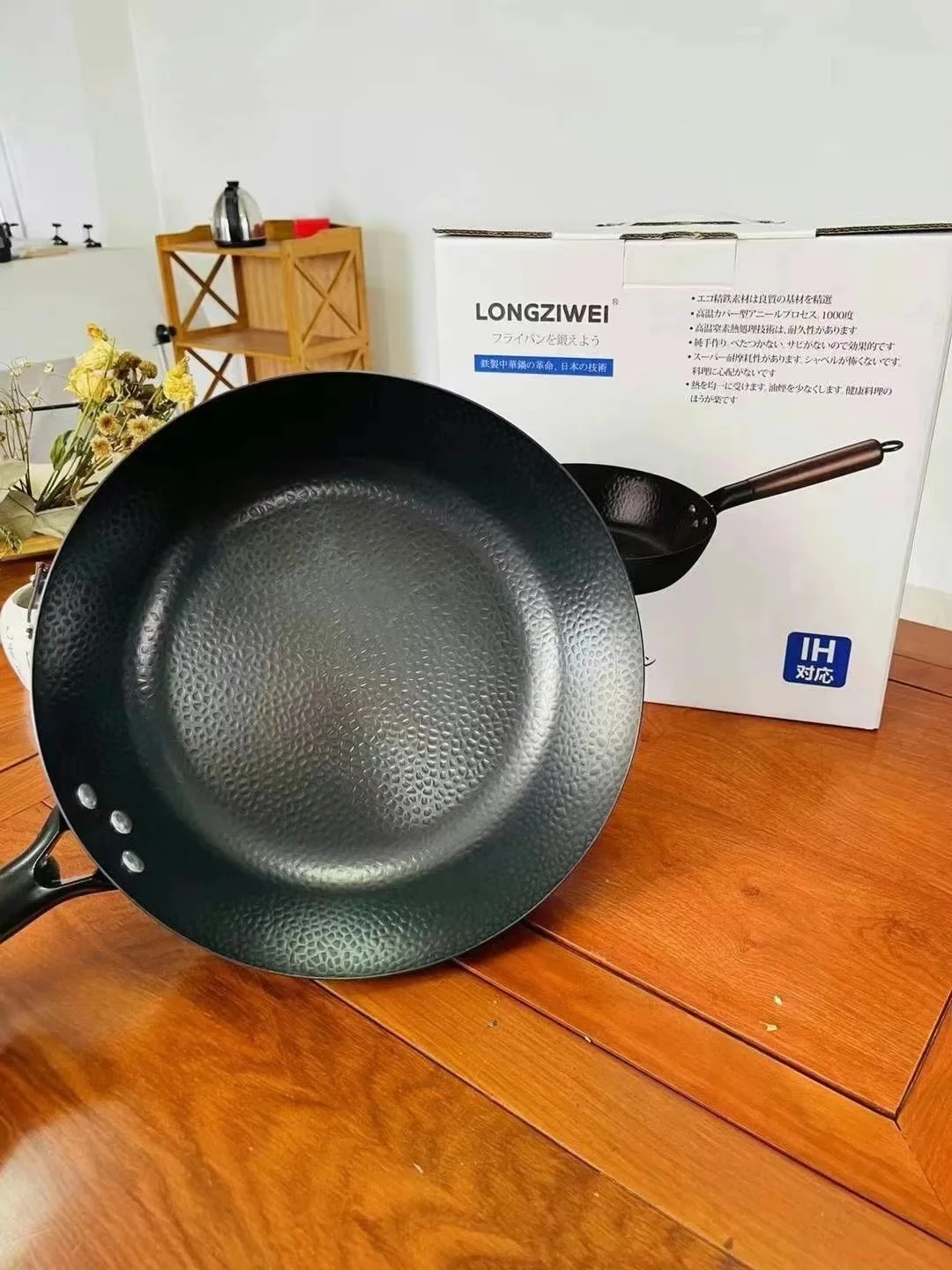 Factory Wholesale Hand Forged Iron Cooking Pan Without Coating Non Stick Frying Pan Cast Iron Wok Pans