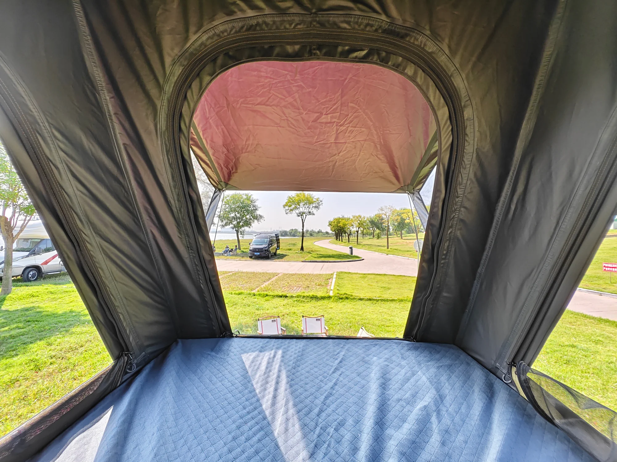 roof top party tent  adventure kings roof top tent  triangle aluminum hard shell roof top tent party