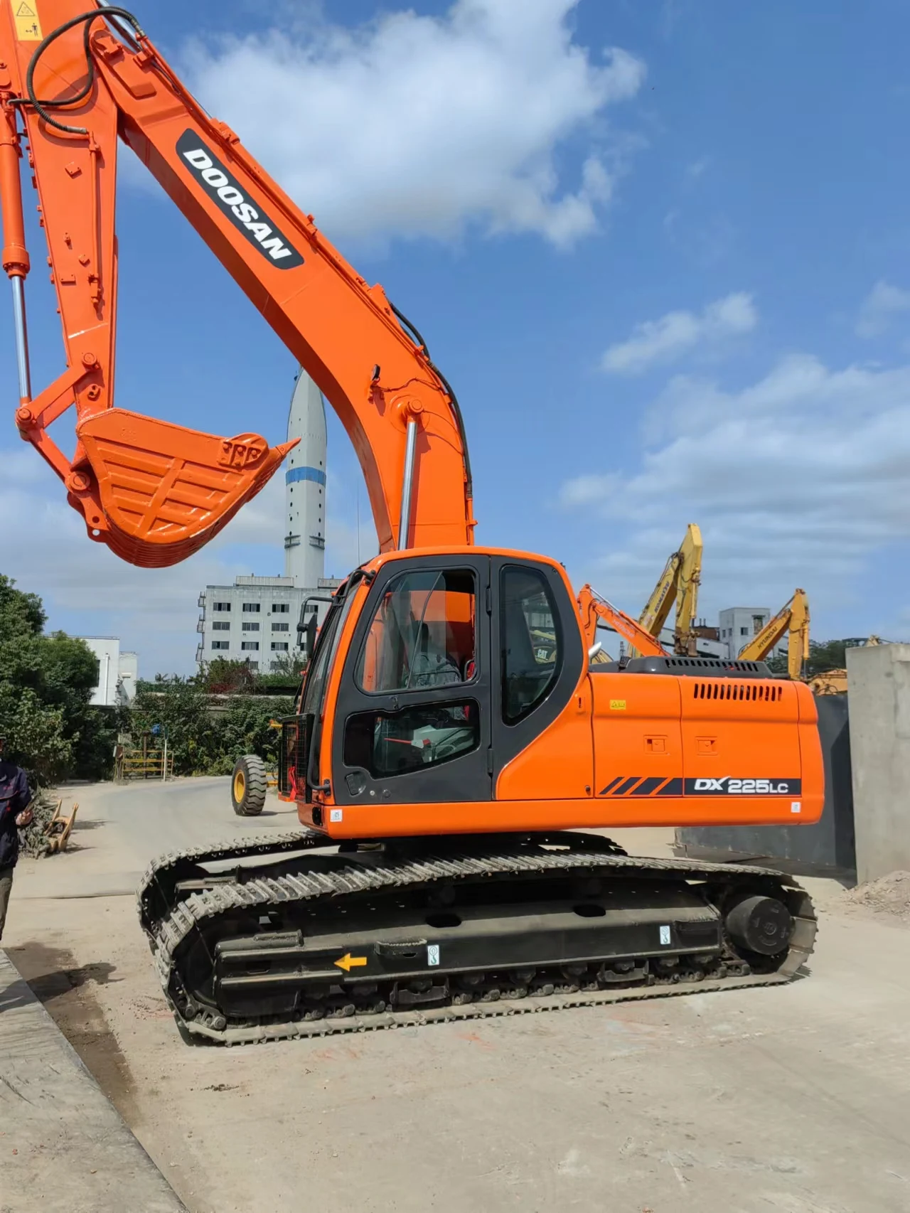 Doosan Used DX225 hydraulic Crawler Excavator 25 tons CE approval meet Euro V emission retro excavator