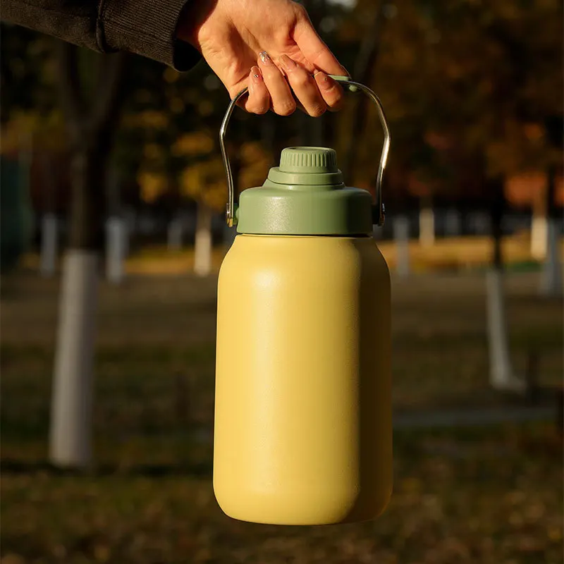 High Quality Portable Dog Cat Outdoor Travel Multi Function Handheld Pet Mineral Water Food 3 In 1 Bottle And Feeder