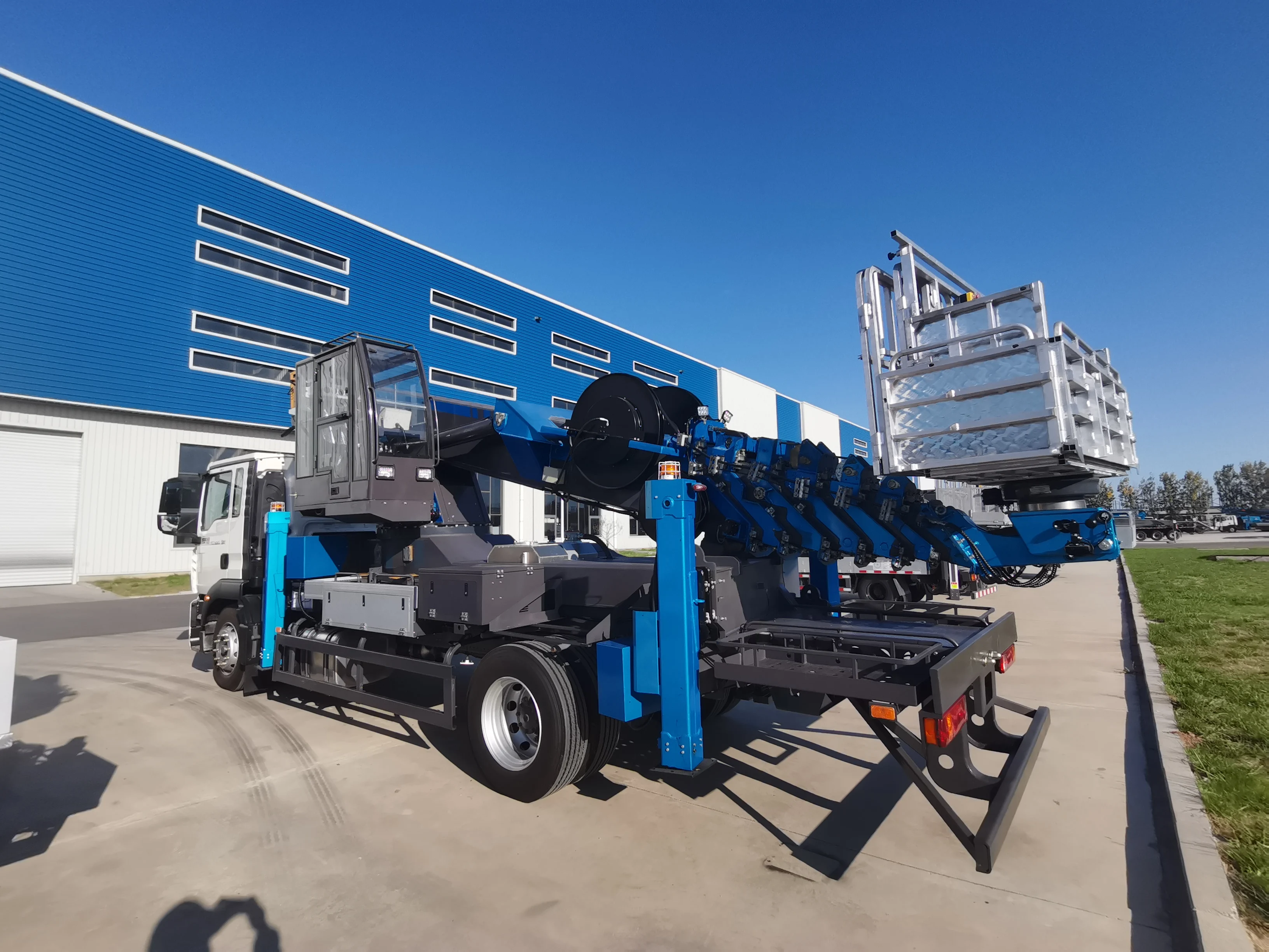 JUHE Group New  ISUZU GIGA 45m High-altitude Operation truck 4x2 205hp skyLift aerial  Working truck  Directly From Factory