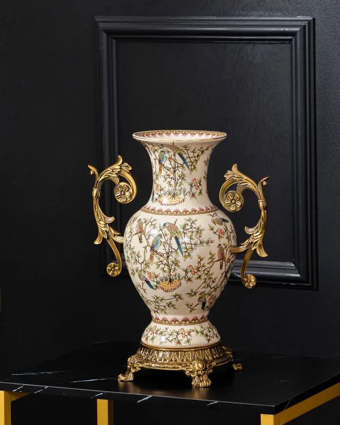 Chinese Manufacturer Supply High Quality Classic Luxury The Middle East Style Soft Mounted Vase Ceramic Copper Ceramic vase