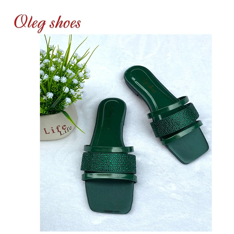 Женские шлепанцы со стразами Olegshoes повседневные на плоской подошве