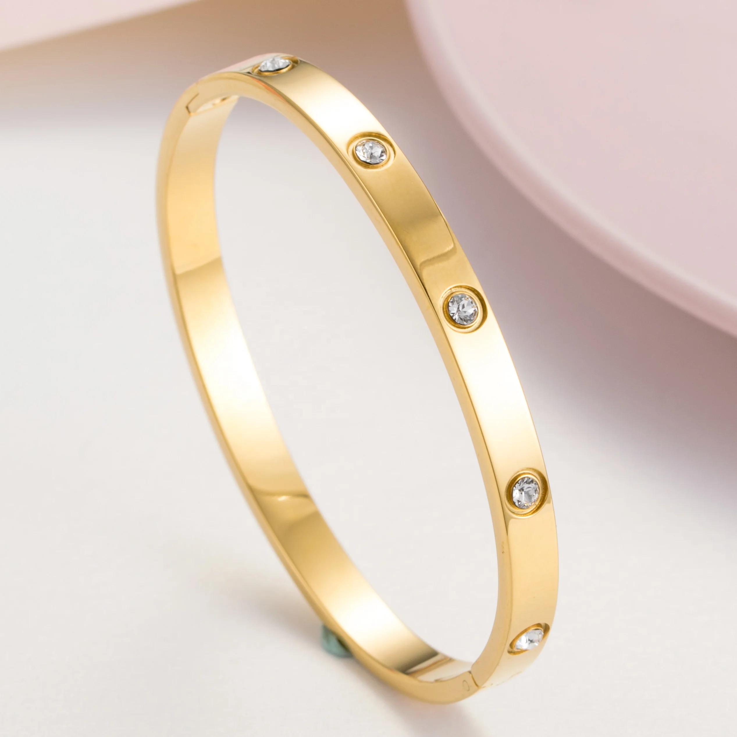 wholesale custom 316L stainless steel fashion jewelry 18K gold plated crystal classic love cuff bracelet bangle for women men