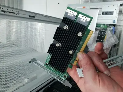 Оригинальный Новый 8 Гб кэш PERC H740P RAID контроллер карты внутренней беспроводной для использования на сервере в наличии