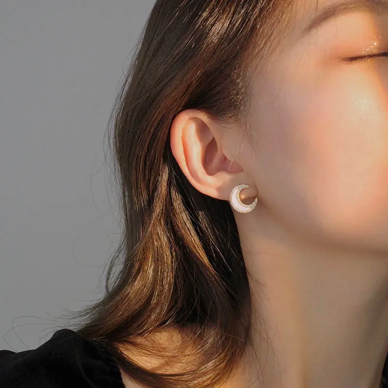 
Hot Selling INS 925 Sterling Silver Moon Stud Earrings Zircon Korean Silver Stud Earring For Women Personality 
