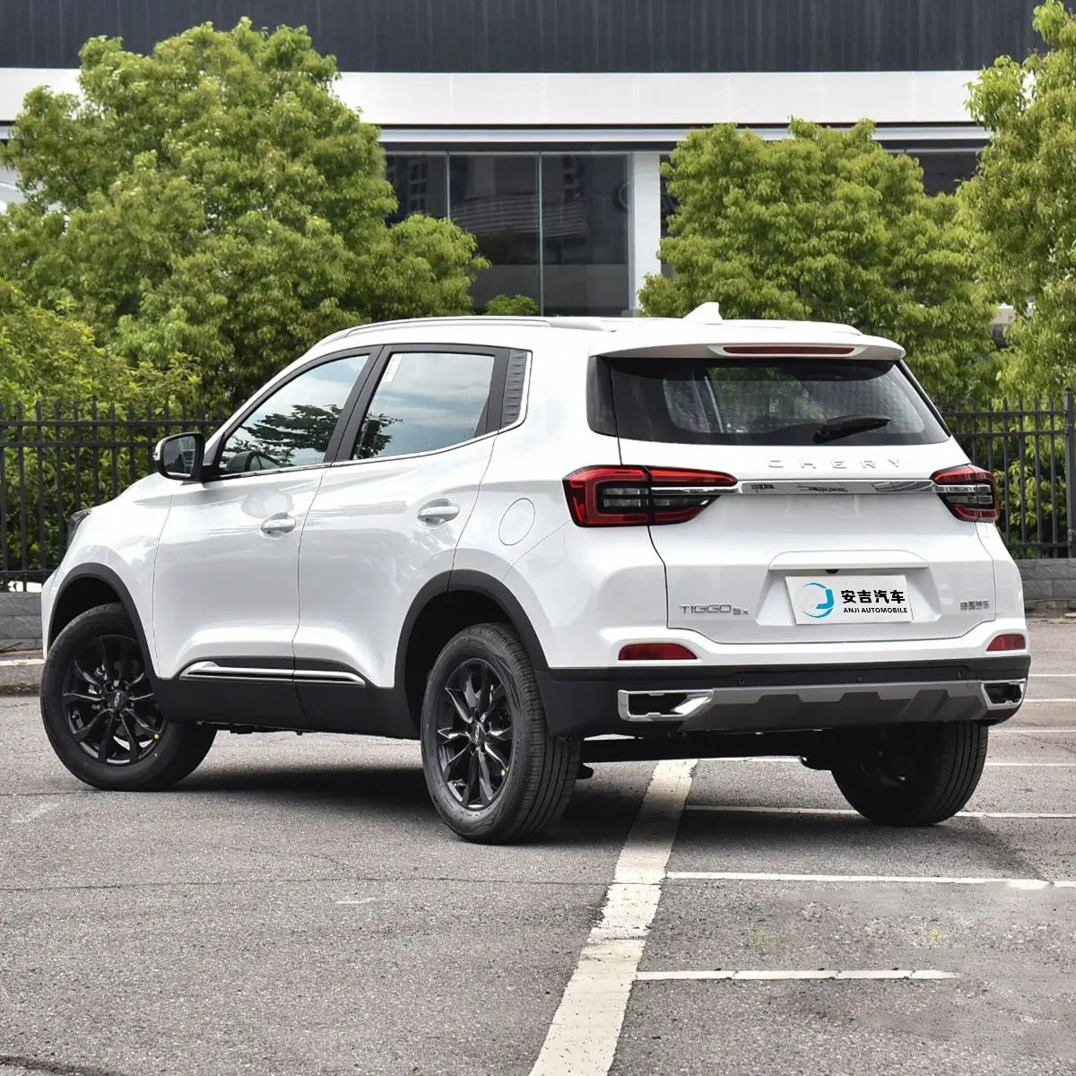 Luxury Used Cars Gas Vehicle Oil Chery Tiggo 5x 2024 1.5L CVT 4WD SUV Car for sale Made in China