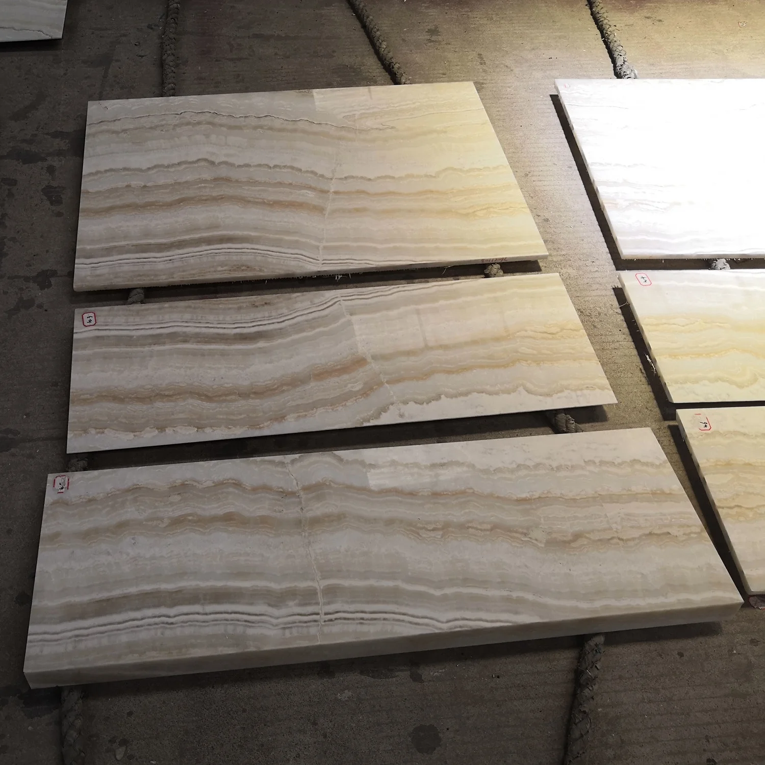 White Onyx Thin Marble Panel with ACM / ACP Panel backing for Wall Deco