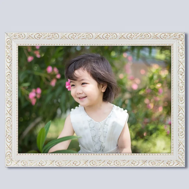 Generous Elegant Princess Vertical Engraved Solid Customized Logo Fashionable Environment Friendly Photo Plaster picture frame