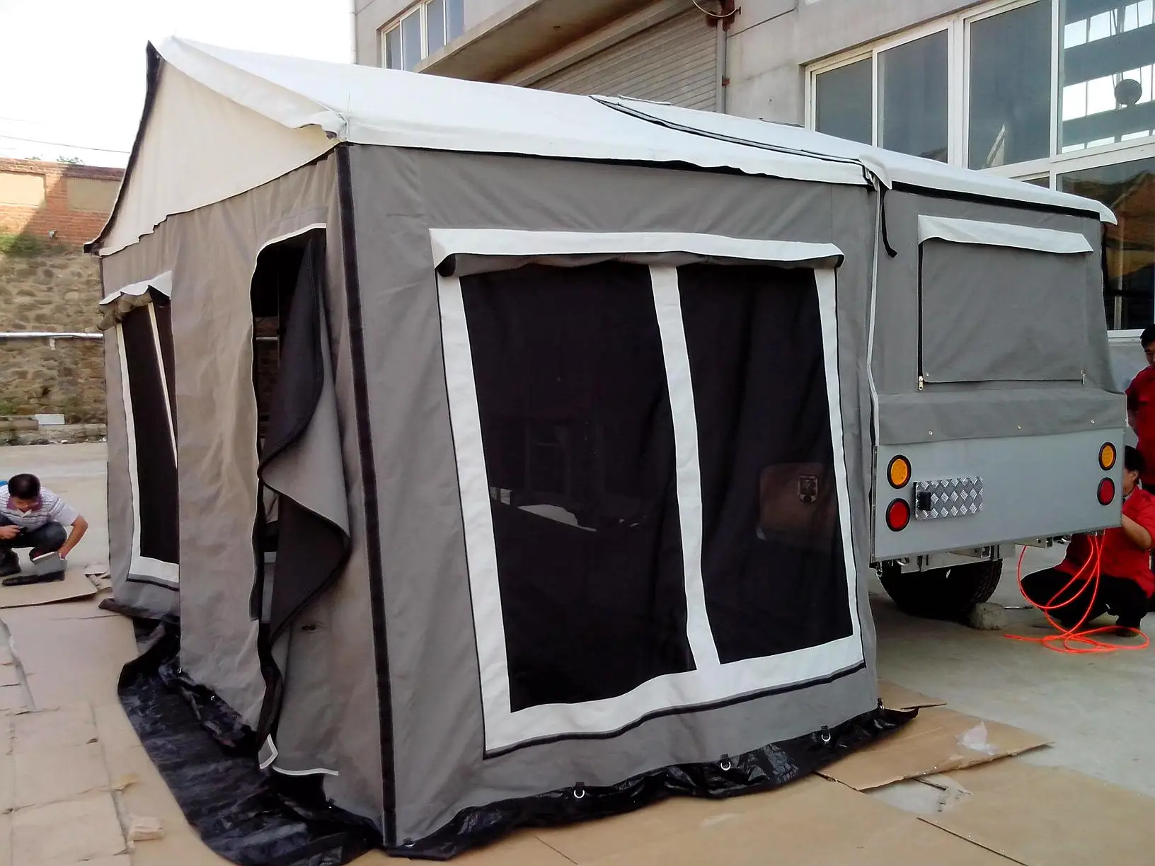 China factory directly sales OEM hard floor soft floor camper trailer top tents